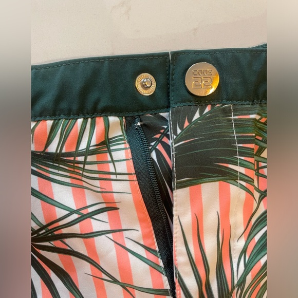 Code 22 men’s swimsuit, size M - Picture 3 of 5